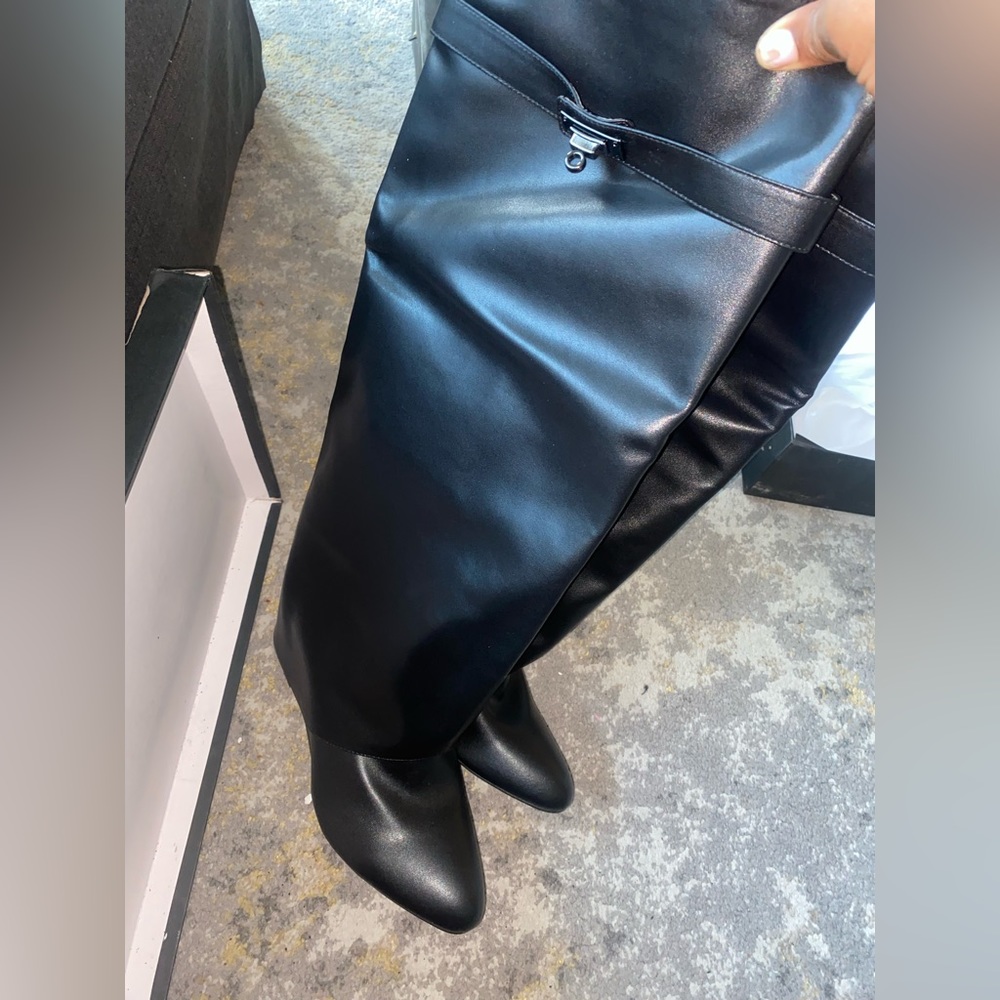 Black Wide Width Pull on Boot